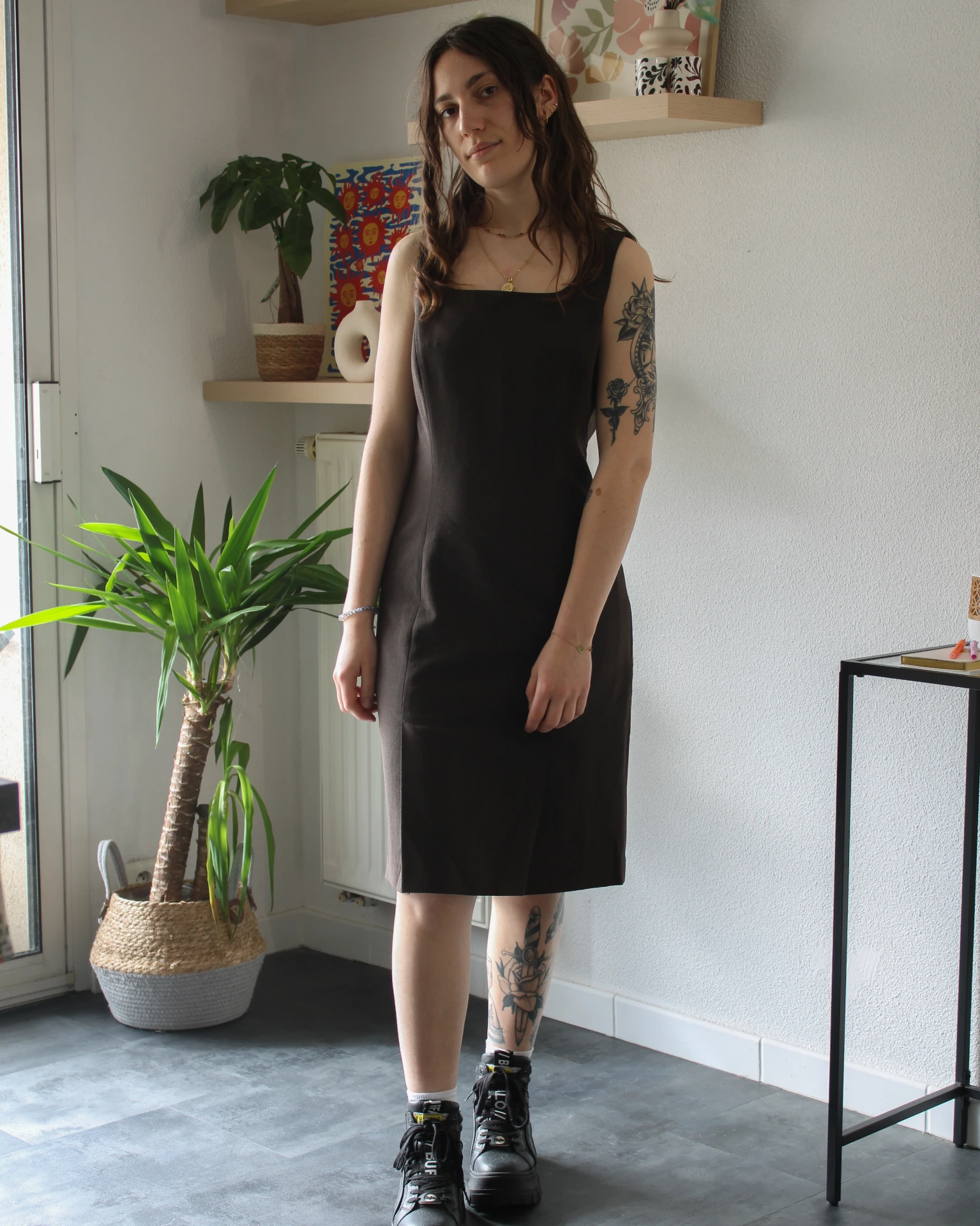 [036] Robe marron