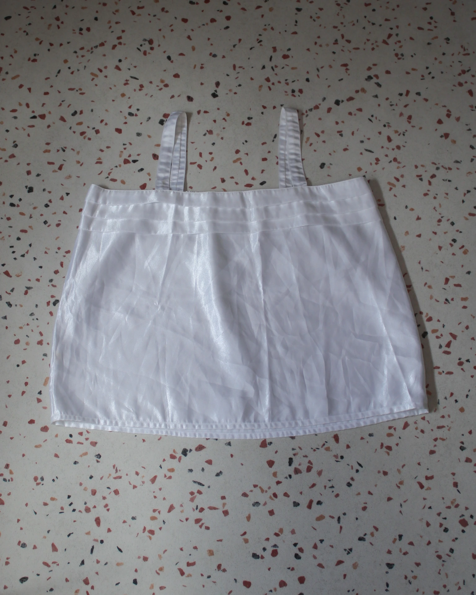 Top blanc satin