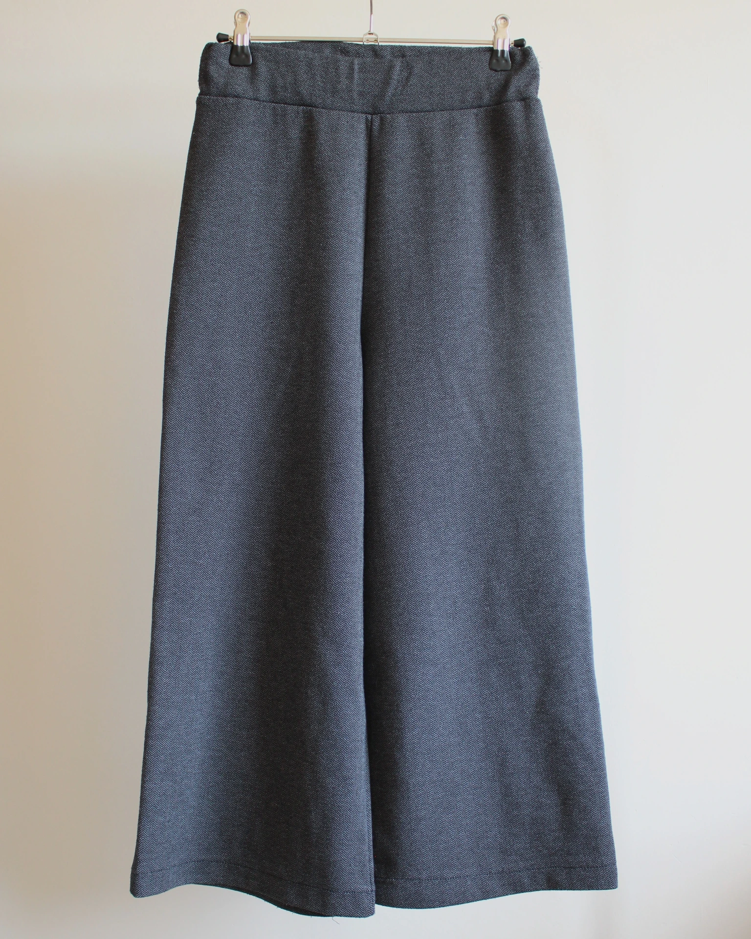 Pantalon large 7/8 gris