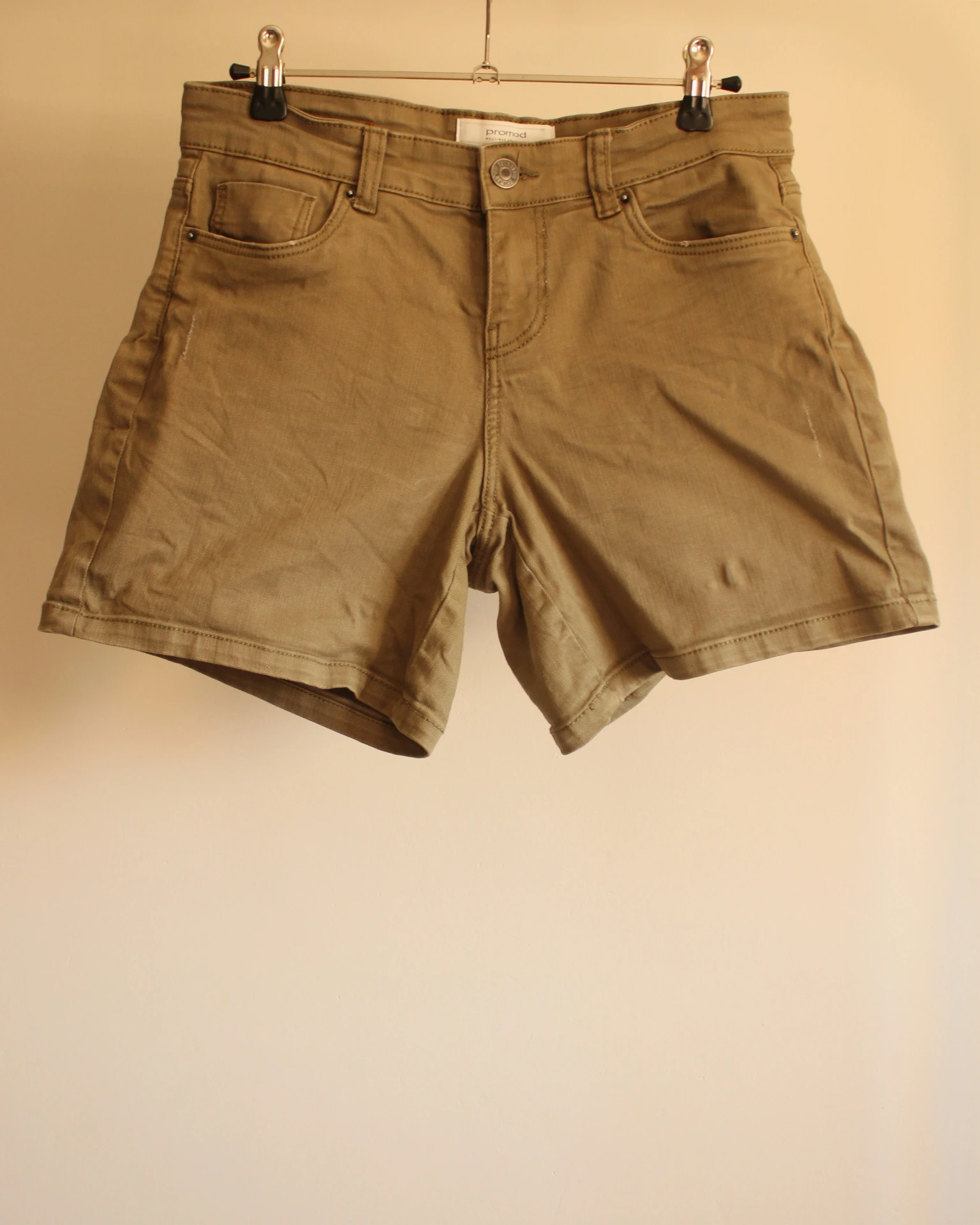 Short Kaki