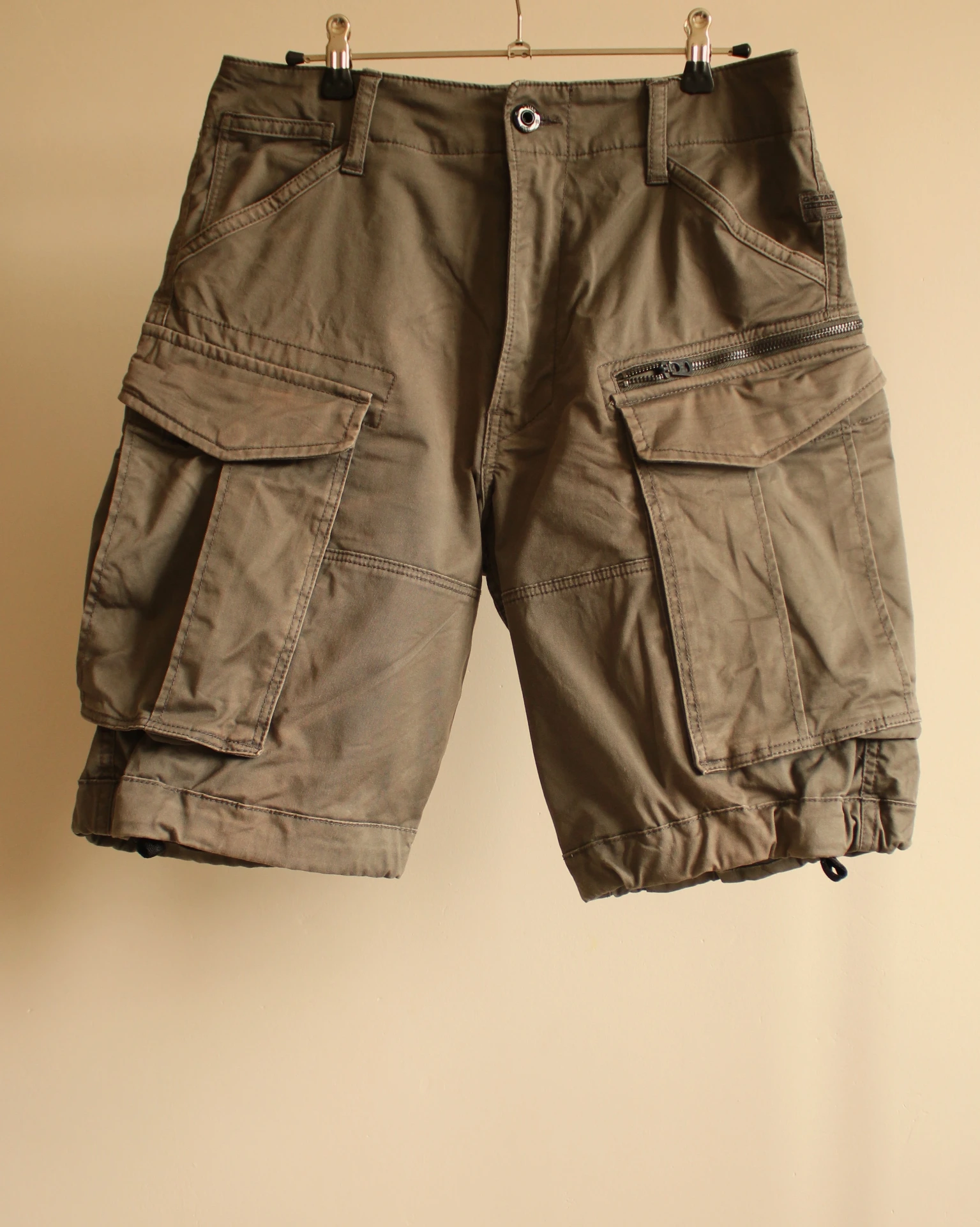 Short Kaki