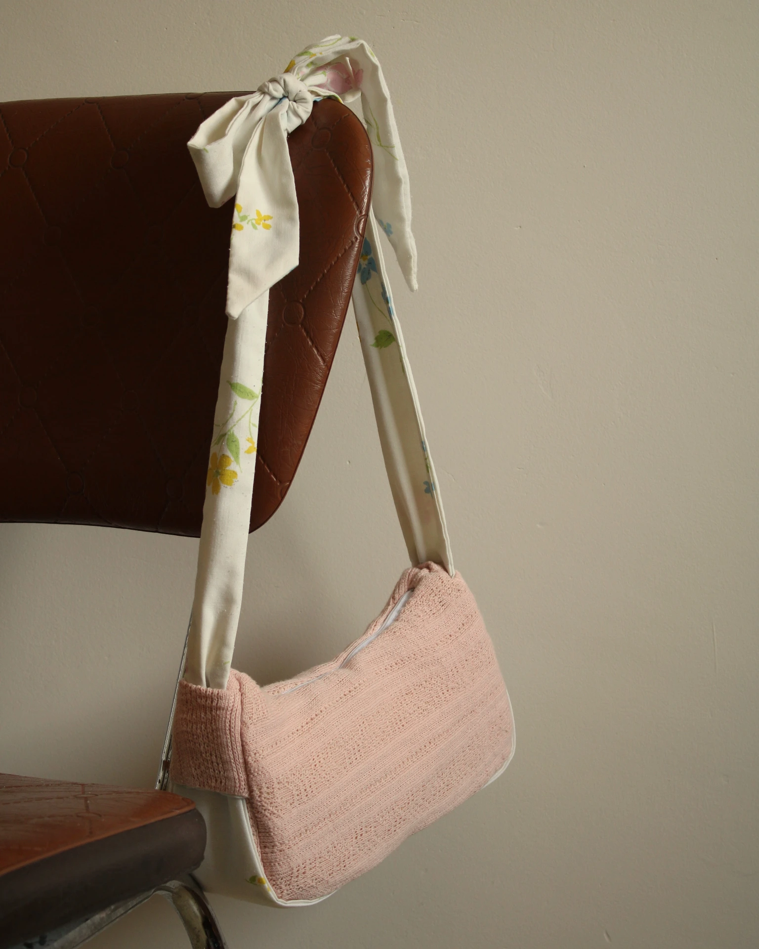 Sac Croissant Noué Rose