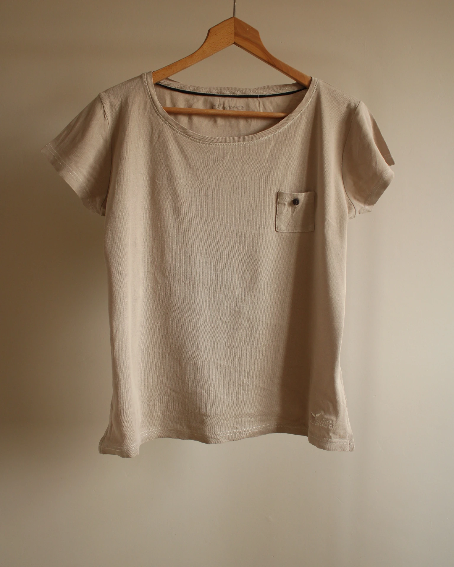 [200] T-shirt Beige