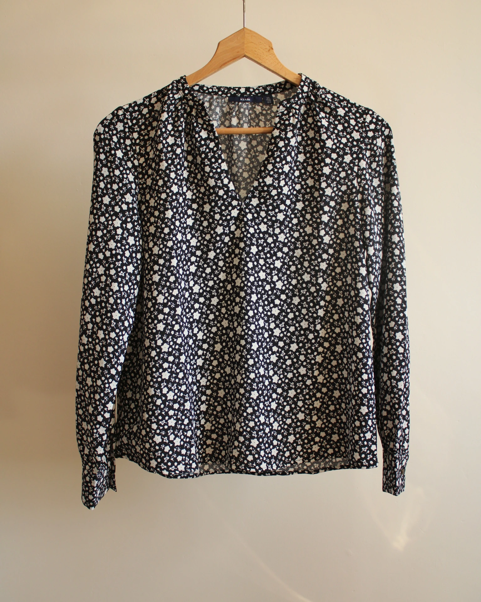 [207] Blouse Noire