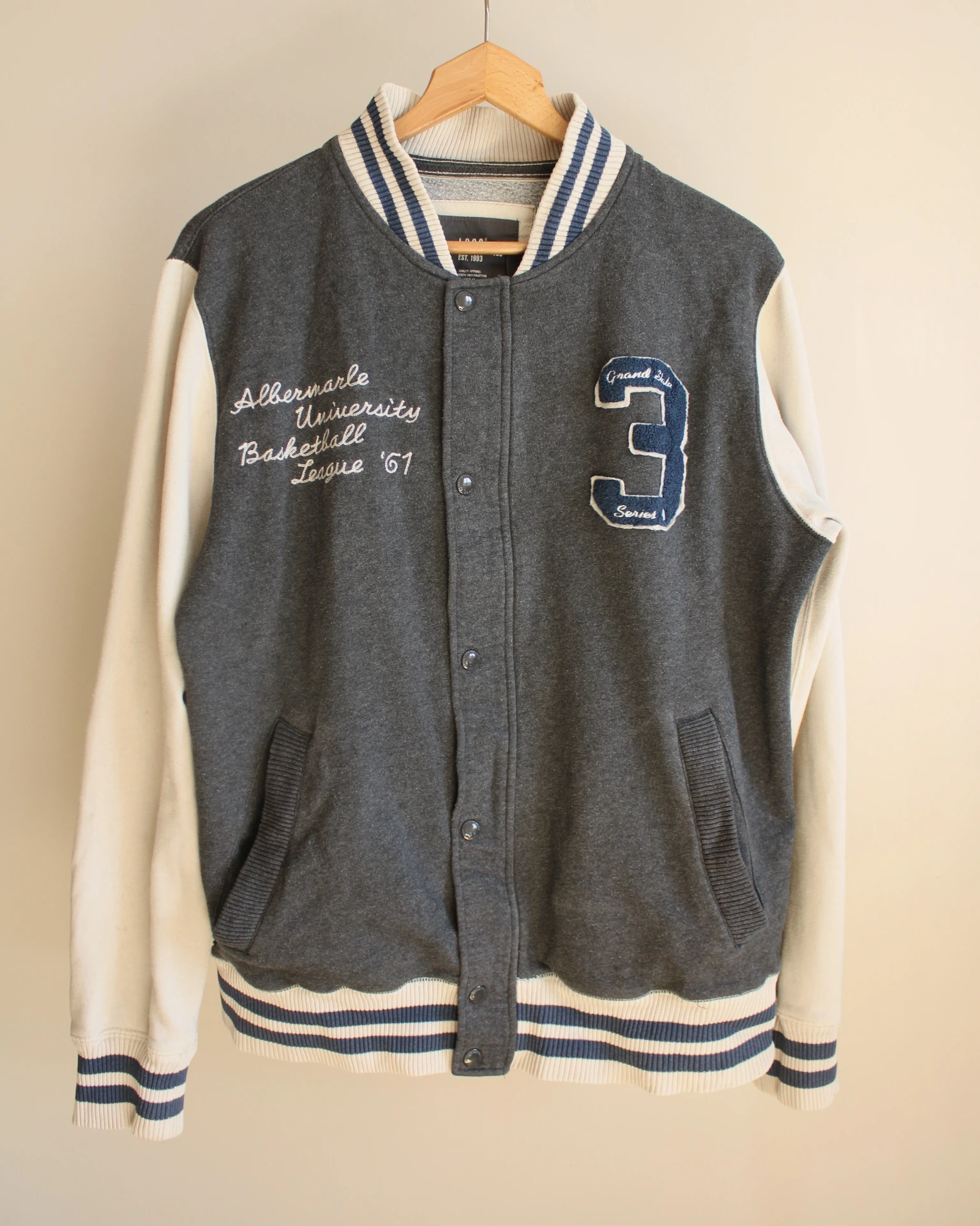 [213] Veste Universitaire Gris et Blanc