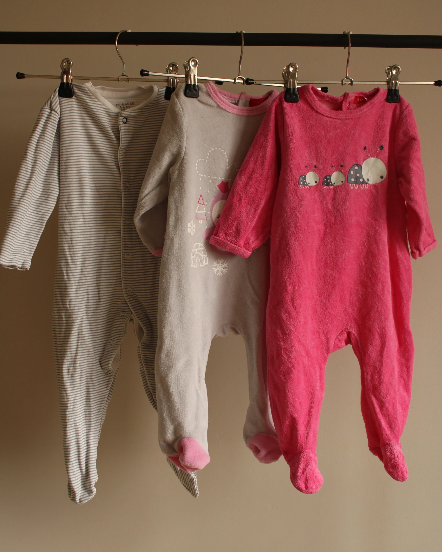 Lot de 3 pyjamas une pièce - 6 mois